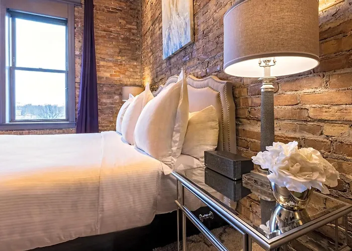 124 Lofts - Downtown Dundee - Walk To Dining Apartment